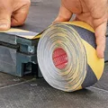 Weiteres Produktbild Antirutsch-Sicherheitsband „Anti-Slip 60951“, schwarz-gelb, 50 mm x 15 m, TESA