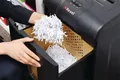 Skartovací stroj "Mercury RSX1834", příčný řez, 18 listů, REXEL